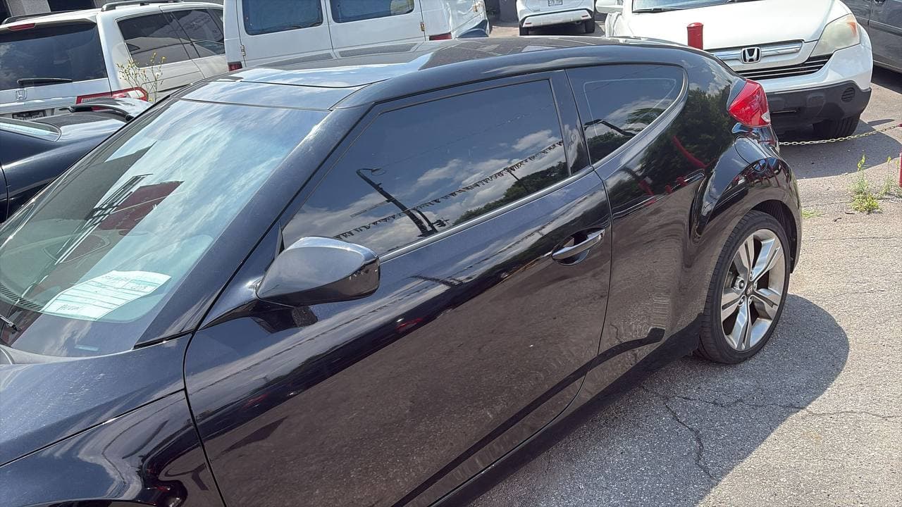 Hyundai Veloster image 3
