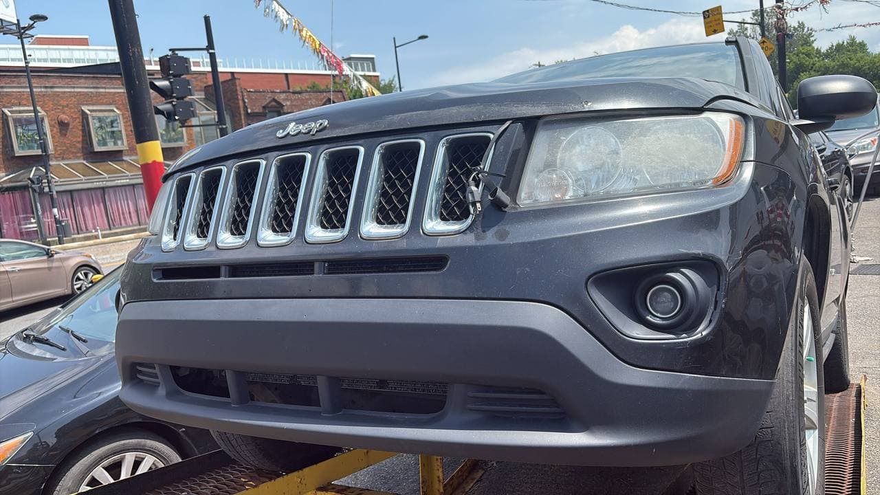 Jeep Compass image 2